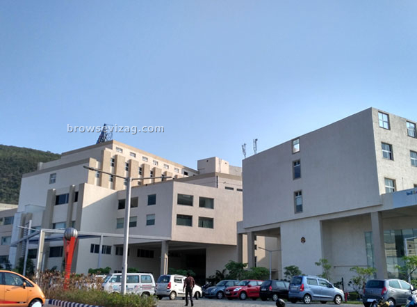 Pinnacle Hospital